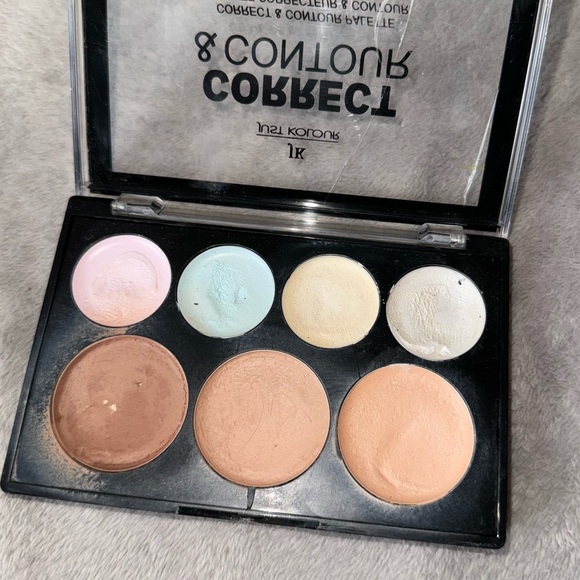 Make up/ eyeshadow/face powder/ eyeliner/ brush/ contouring/ eye palettes - Picture 16 of 16